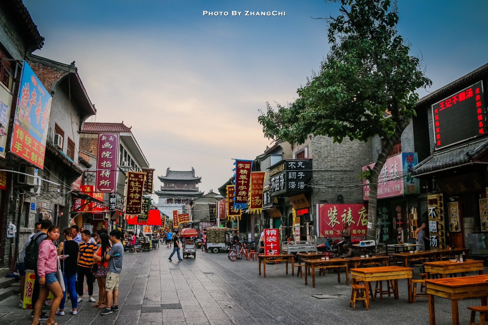 洛陽老街，歷史的印記與文化的繁榮，洛陽老街，歷史印記與文化繁榮的交融