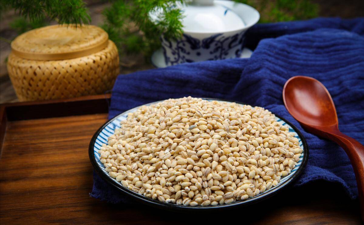 萬(wàn)人之上王中王打一生肖——探尋生肖之王的神秘面紗，揭秘生肖之王，萬(wàn)人之上的王中王探秘之旅