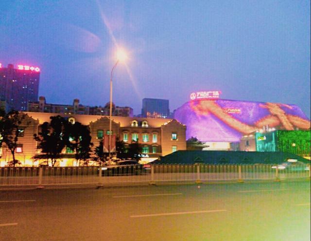 武漢楚河漢街，探尋城市中的精彩玩樂之地，武漢楚河漢街，城市玩樂之都的探尋