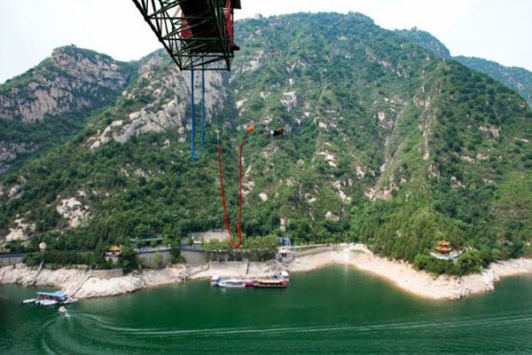 青龍峽蹦極，挑戰(zhàn)極限，體驗(yàn)極致快感，青龍峽蹦極，挑戰(zhàn)極限，暢享極致快感