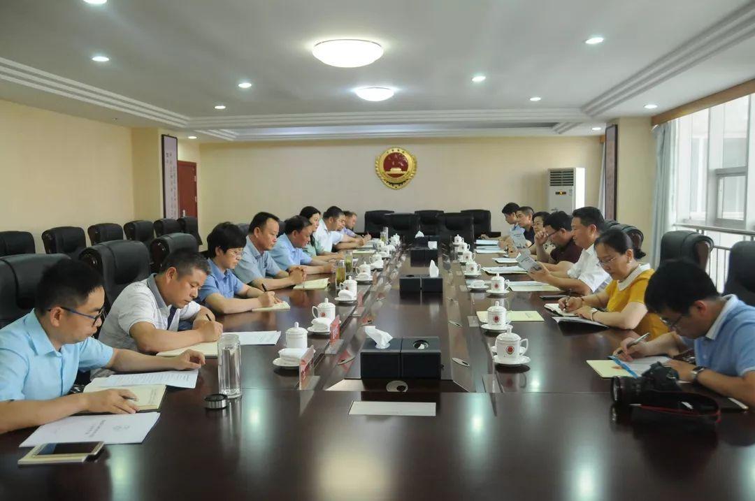 為什么不建議去新疆工作，深度解析與探討，深度解析，為何不建議去新疆工作？