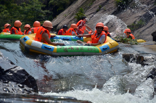清遠(yuǎn)黃騰峽漂流攻略，探險(xiǎn)之旅的完美指南，清遠(yuǎn)黃騰峽漂流探險(xiǎn)攻略，完美指南