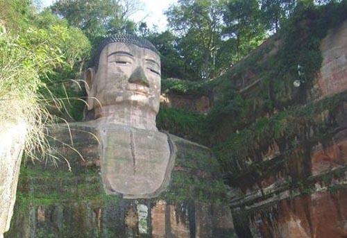 樂山大佛傳說四次閉眼，神秘背后的故事與歷史，樂山大佛四次閉眼之謎，背后的神秘傳說與深厚歷史