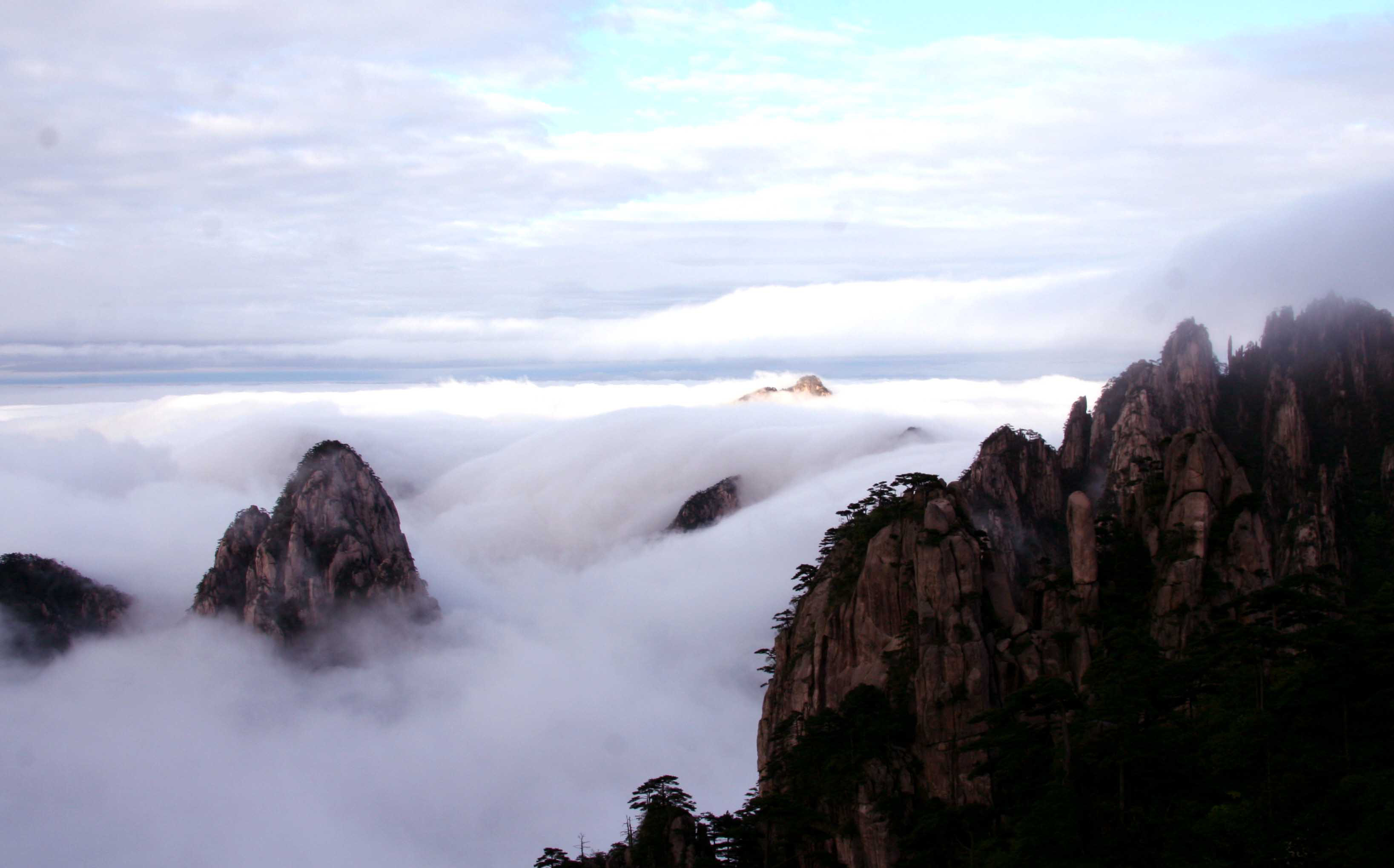 黃山云海，仙境般的自然奇觀，黃山云海，仙境般的自然奇觀壯麗呈現(xiàn)