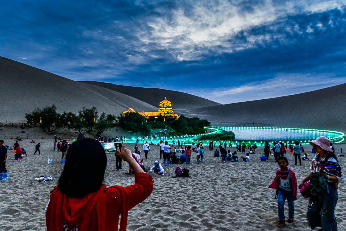 敦煌月牙泉旅游攻略，探訪千年沙漠綠洲的神秘魅力，敦煌月牙泉，千年沙漠綠洲的神秘魅力探訪攻略