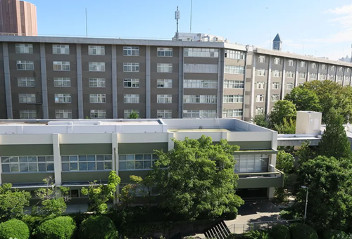 名古屋大學相當于國內一流高校的綜合實力與影響力，名古屋大學，國內一流高校的綜合實力與影響力相匹配