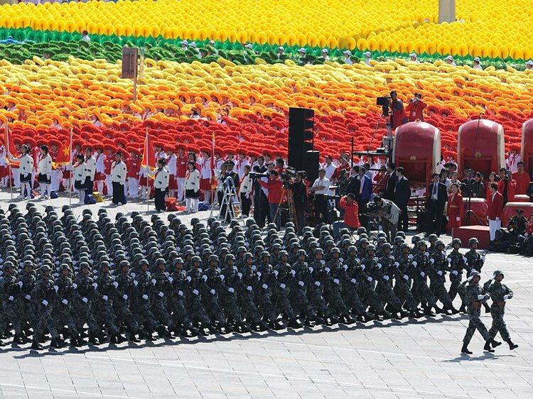 國(guó)慶閱兵，幾年舉辦一次？深度解析背后的意義與歷程，國(guó)慶閱兵，舉辦頻率與深層意義及歷程深度解析