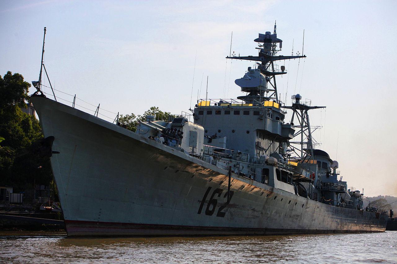 揭秘中國(guó)海軍兩大驅(qū)逐艦，051驅(qū)逐艦與052驅(qū)逐艦的區(qū)別，揭秘中國(guó)海軍兩大驅(qū)逐艦，051與052型的差異