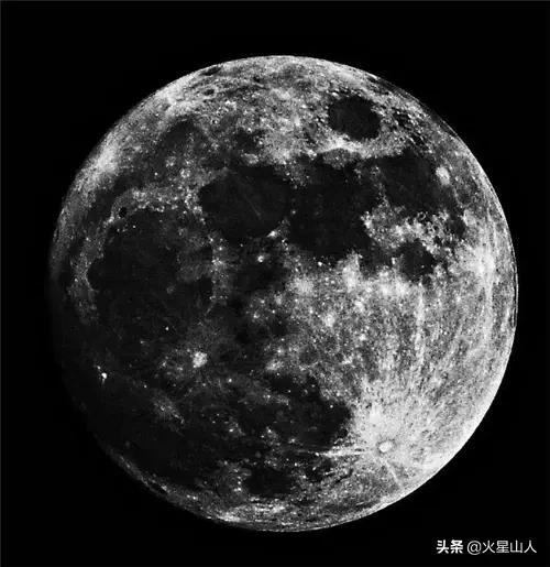 月球發(fā)現(xiàn)三眼女尸，神秘事件背后的真相探索，月球神秘發(fā)現(xiàn)，揭開(kāi)三眼女尸背后的真相探索