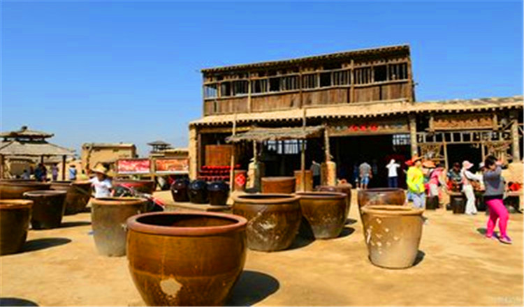 西部影視城門(mén)票價(jià)格詳解，多少錢(qián)一張？，西部影視城門(mén)票價(jià)格全解析，票價(jià)究竟多少？
