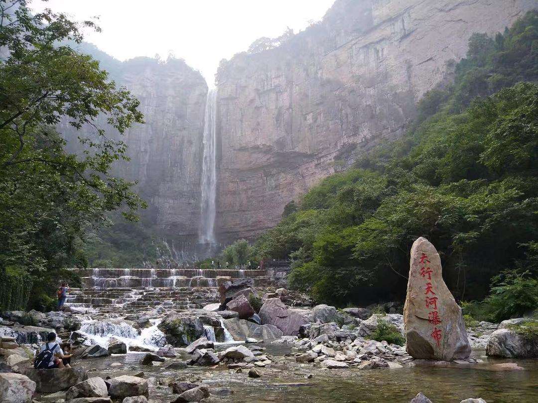 新鄉(xiāng)八里溝景區(qū)詳細(xì)介紹，新鄉(xiāng)八里溝景區(qū)深度解析