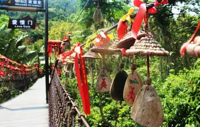 三亞旅游跟團(tuán)多少錢(qián)？全面解析三亞跟團(tuán)游費(fèi)用，全面解析三亞跟團(tuán)游費(fèi)用，三亞旅游跟團(tuán)需要多少錢(qián)？