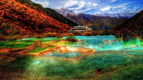 九寨溝和黃龍是一個(gè)地方嗎？——揭秘神秘的四川雙璧，揭秘四川雙璧，九寨溝與黃龍是否同屬一地？