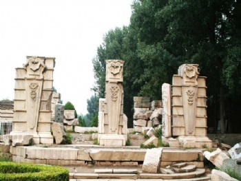 圓明園遺址公園圖片，歷史與藝術(shù)的完美融合，圓明園遺址公園，歷史與藝術(shù)的璀璨交融圖片展示