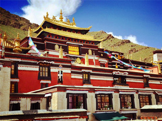 扎什倫布寺簡(jiǎn)介——探尋藏傳佛教文化瑰寶，扎什倫布寺探秘，藏傳佛教文化的瑰寶之旅