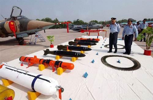 揭秘A-10攻擊機(jī)的對(duì)地打擊能力，揭秘A-10攻擊機(jī)的強(qiáng)悍對(duì)地打擊能力